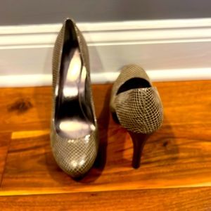 Platinum platform heels